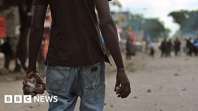 Police confronting protesters in Kenya amid rising political tension