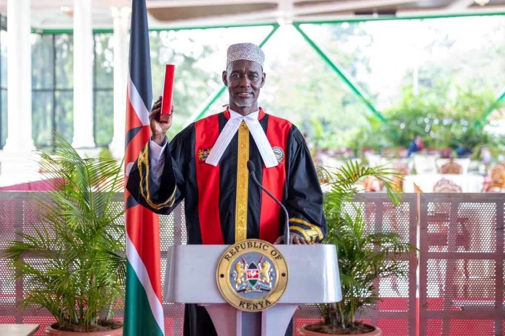 Justice Mohammed Warsame sworn in as Supreme Court judge